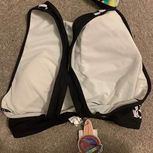 NWT Piha Swimwear Bikini top - Picture 2 of 3